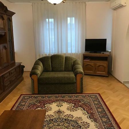 Gabor Pal 1 Apartman 2 Szoba Dunafoldvar Экстерьер фото